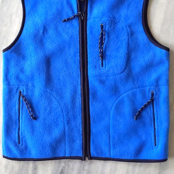 NWOT. Tiara Woman's High neck thick fleece vest with three front pockets. - Picture 4 of 4